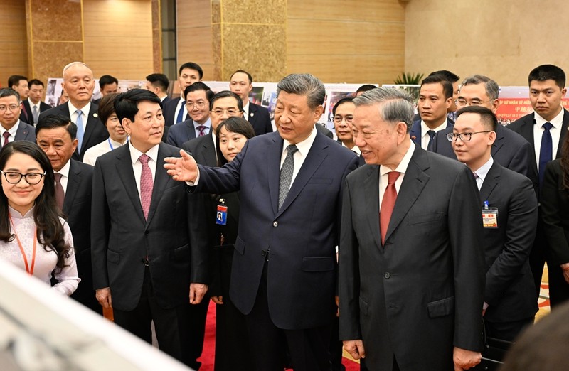 C:\Users\Administrator\Desktop\2025.4.16习近平同越共中央总书记苏林、越南国家主席梁强共同会见中越人民大联欢活动代表\2.jpg
