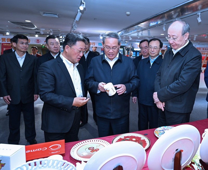 C:\Users\Administrator\Desktop\2025.4.17李强在北京市调研时强调：以更大力度促进消费扩大内需做强国内大循环\1.jpg